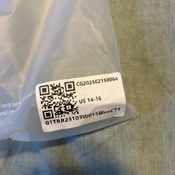 BloomChic Blue Ditsy Floral Colorblock Contrast Raglan Sleeve - Picture 4 of 6